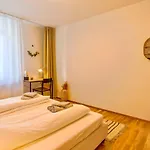 4-room Luxury - Close To Station, Free Parking, Kitchen Leipzig