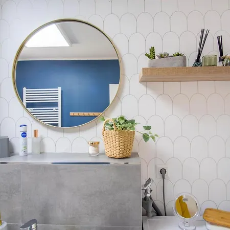 4-room Luxury - Close To Station, Free Parking, Kitchen 아파트