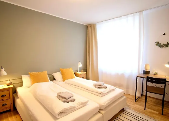 Appartamento 4-room Luxury - Close To Station, Free Parking, Kitchen